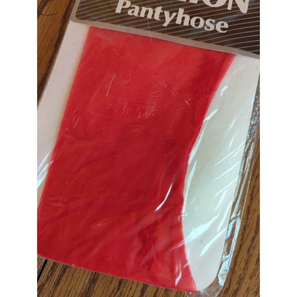 New Vintage Marianne Fashion Pantyhose Size B Red Ultra Sheer Seamed‎ Leaf